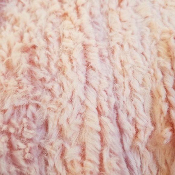 Crown & Ivy Plush Pullover Size Large - Picture 9 of 10